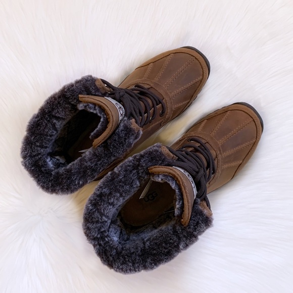 UGG Adirondack Boot II Luxe Quilt Waterproof - Picture 5 of 11